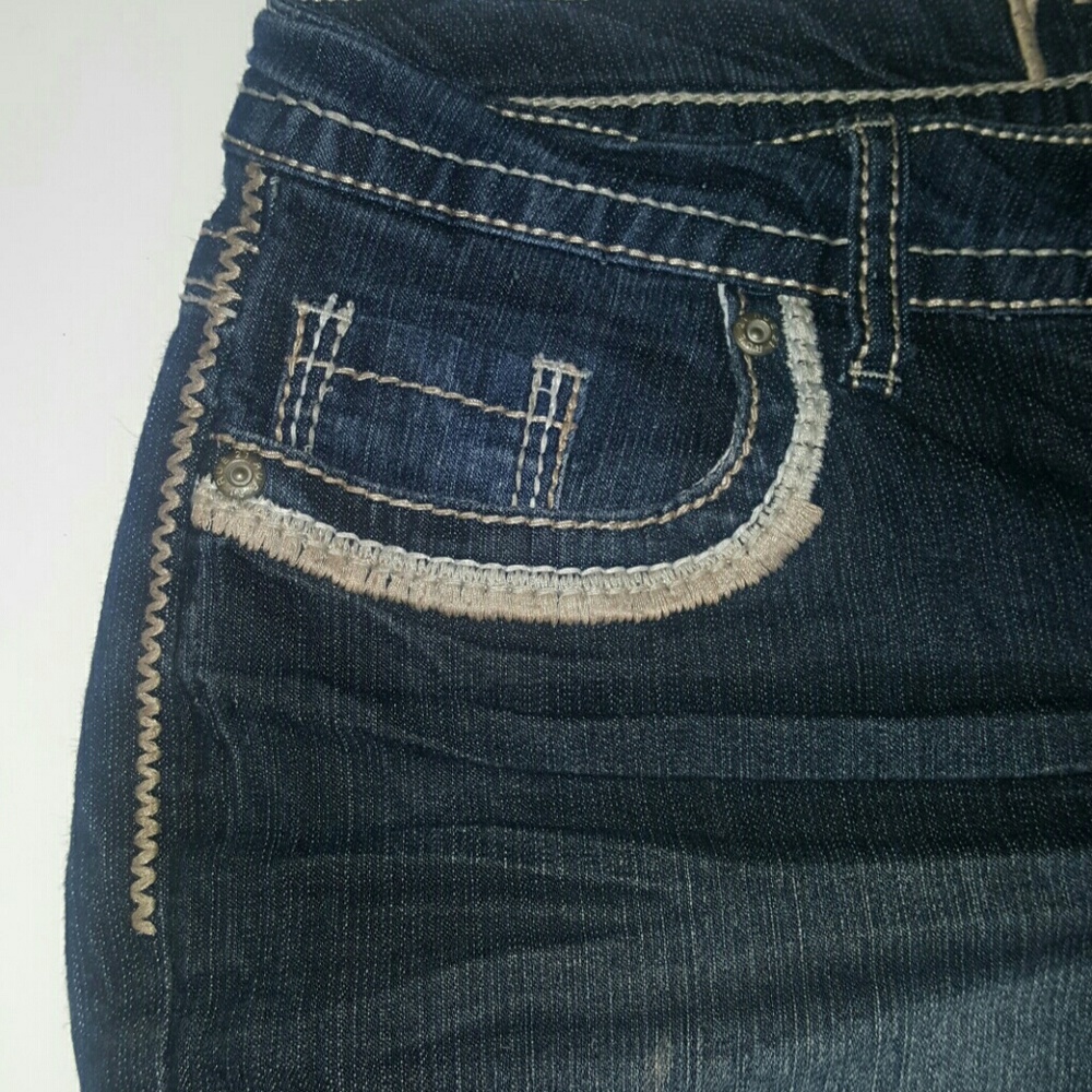 Shorts - Picture 3 of 6